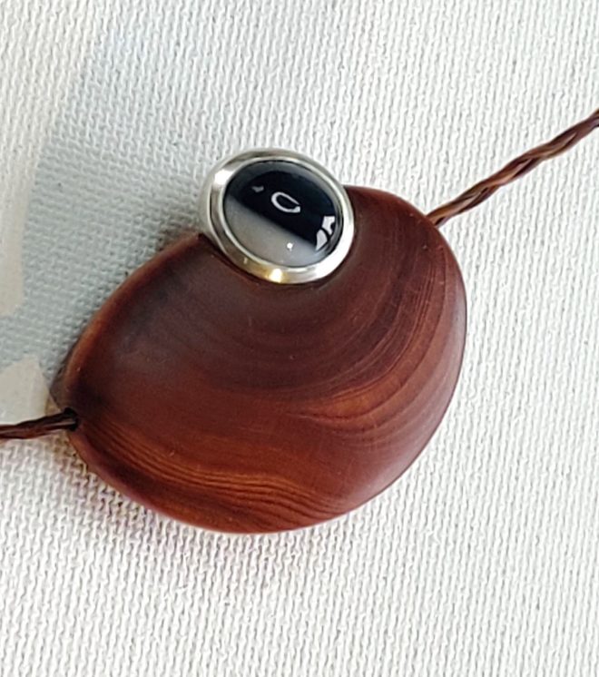 Eiben-Amulett mit Schneeflockenobsidian – Bild 2