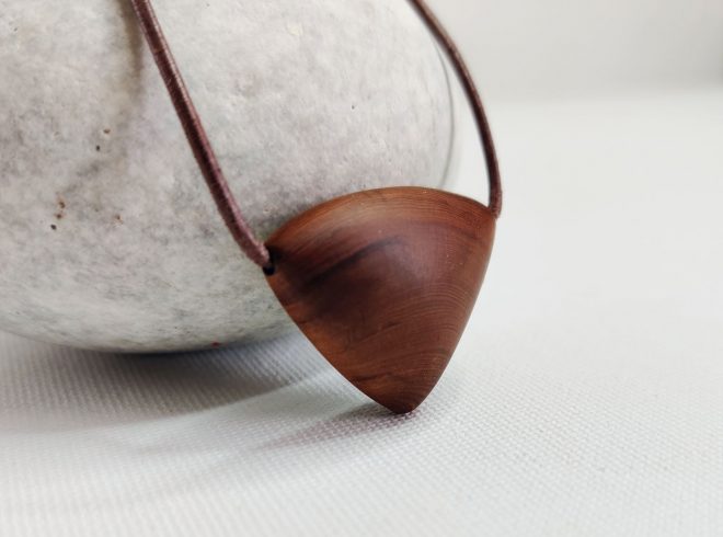 Eiben-Amulett schlicht 11