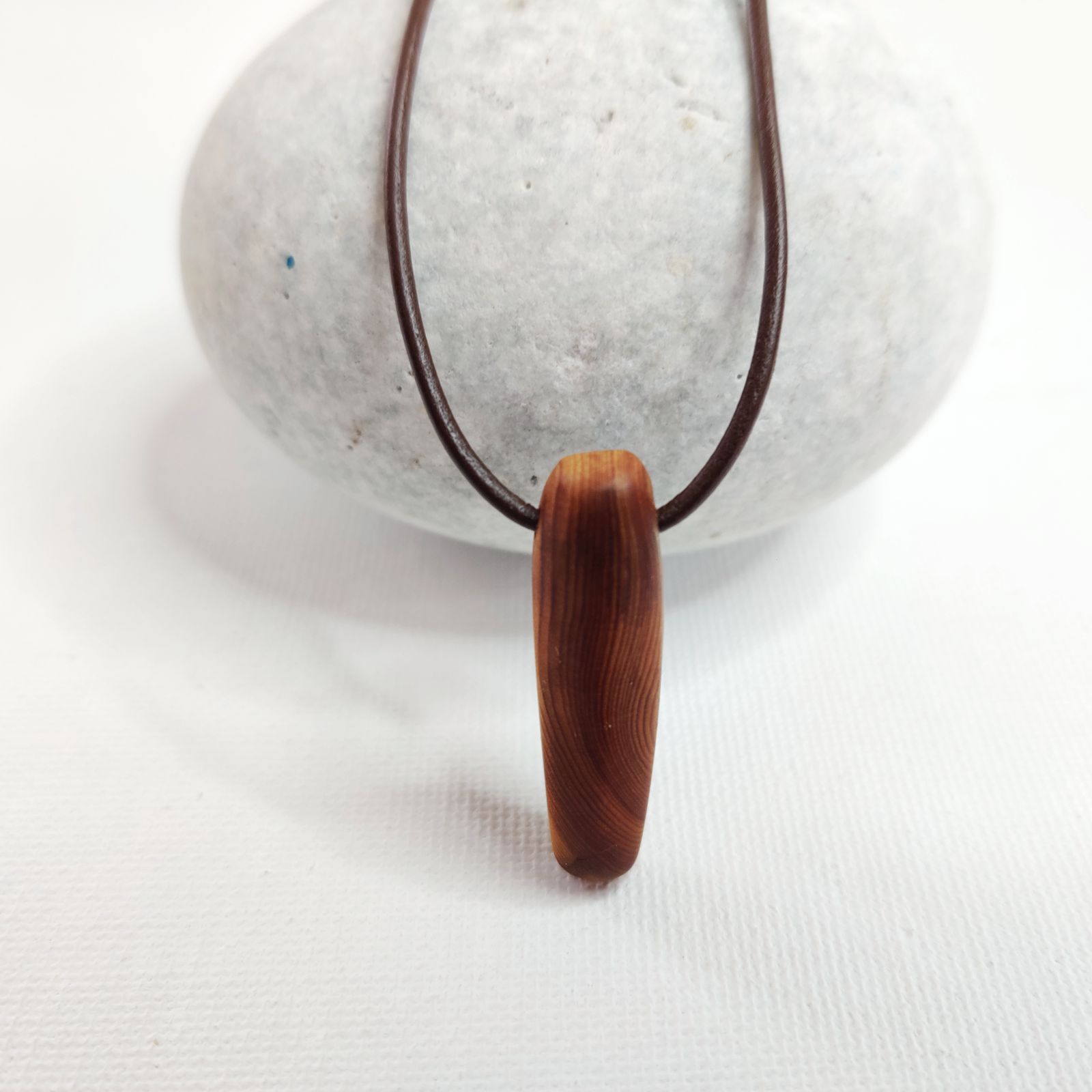 Eiben-Amulett schlicht 8